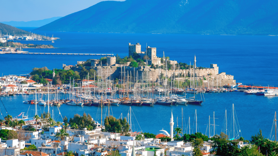 Grad in pristanišče v turškem mestu Bodrum