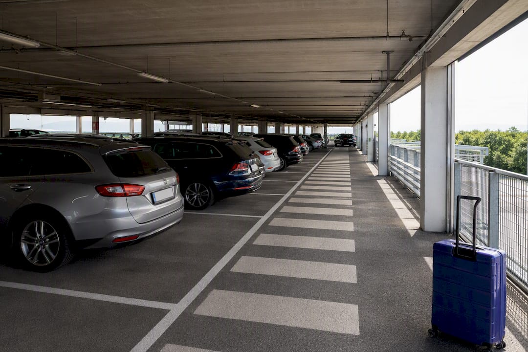 Parking letalisce cover