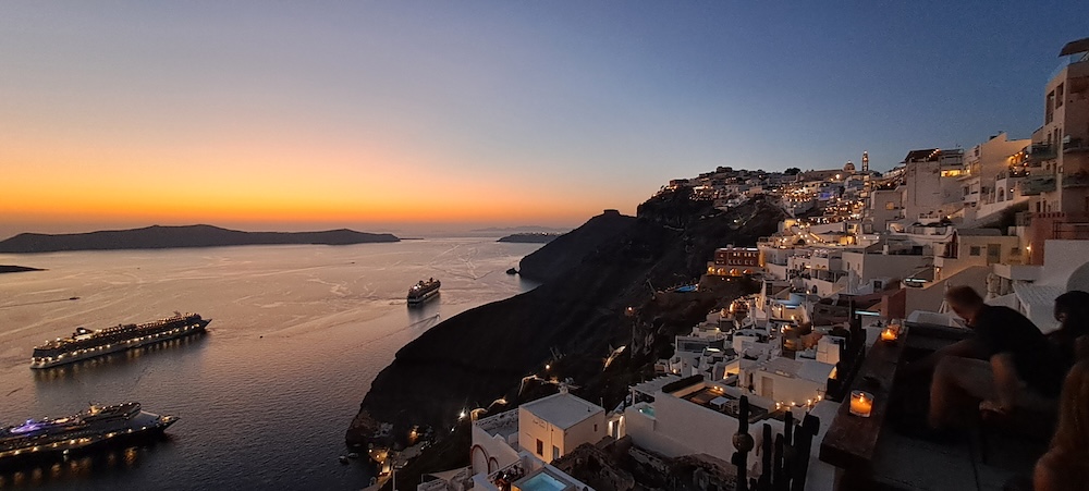 Santorini vecerni pogled