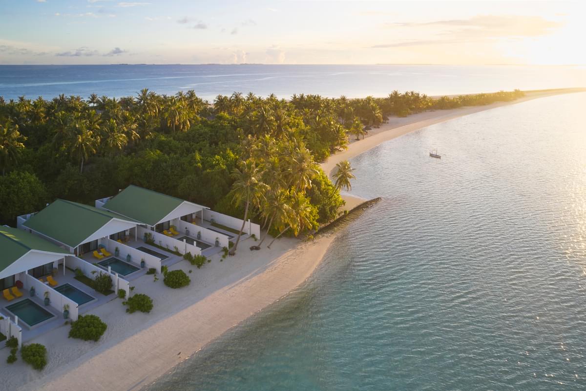 https://pocitnice.si/assets/images/content/Maldivi_Villa-Park.jpg