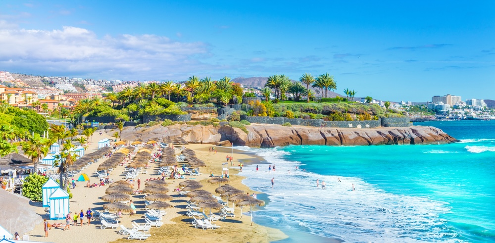 Peščena plaža El Duque v Costa Adeje na Tenerifih