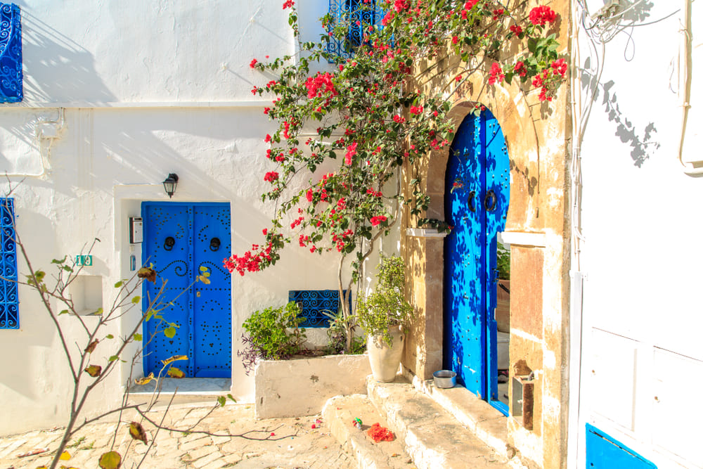 https://pocitnice.si/assets/images/content/Tunizija_tipicne-ulice.jpg
