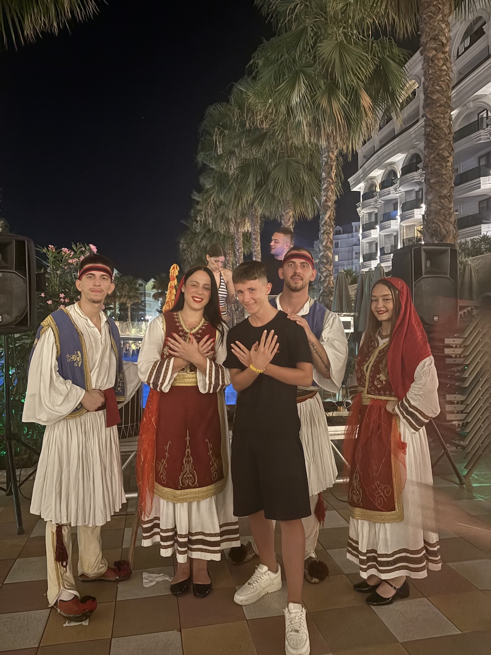 Albanska folklora med počitnicami v Draču