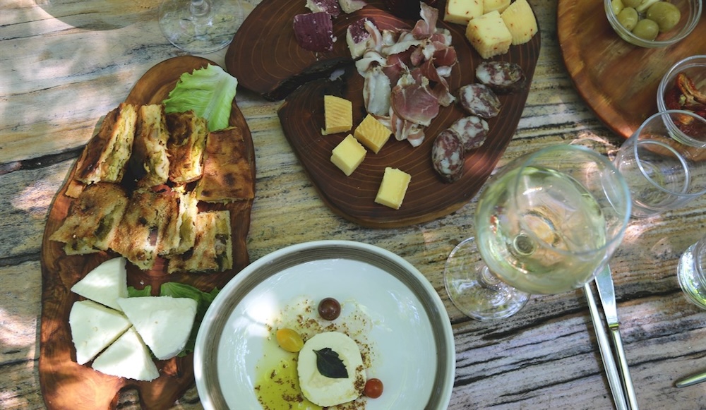 Albanska kulinarika – tradicionalne jedi s sredozemskim pridihom