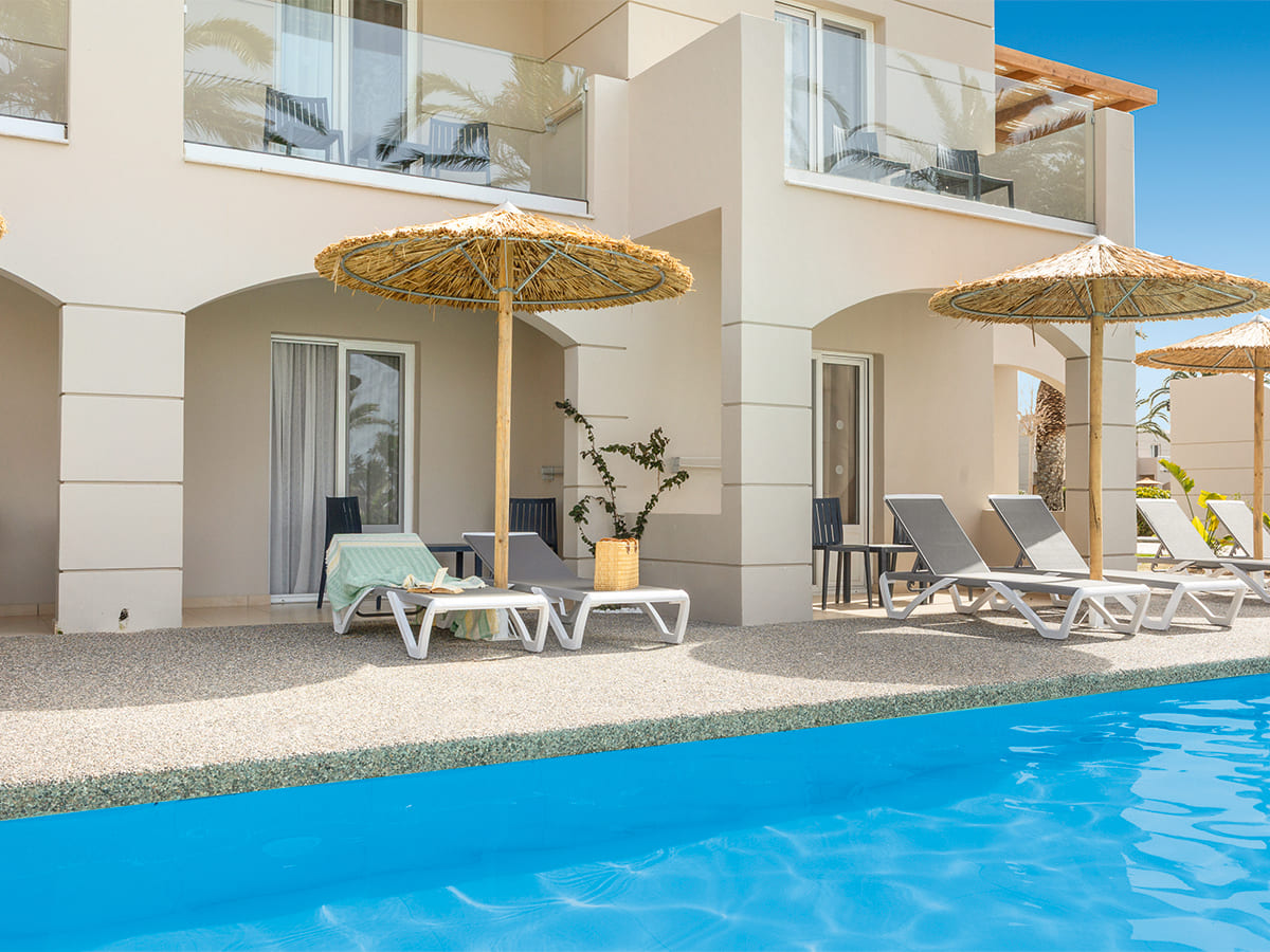 Bazen v hotelu alltoura Club Hotel Akti Coast na Kosu