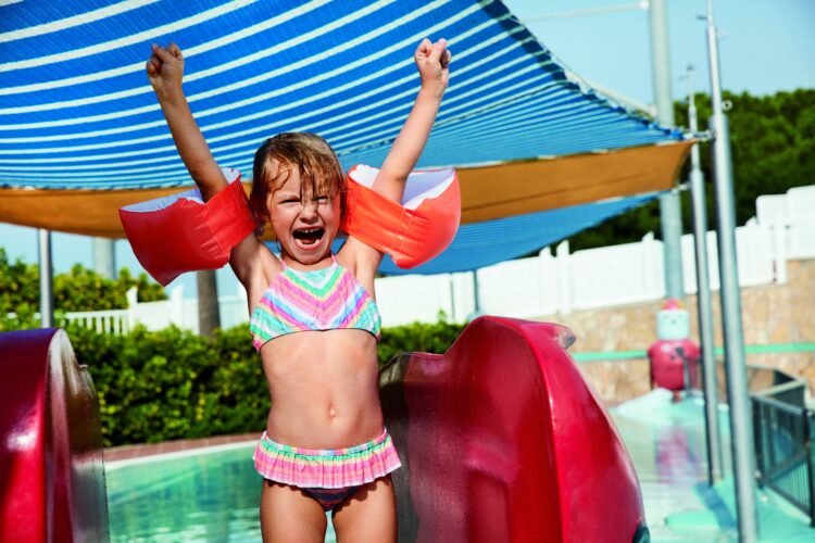 Fasouri Watermania na Cipru z otroškimi atrakcijami in adrenalinskimi tobogani