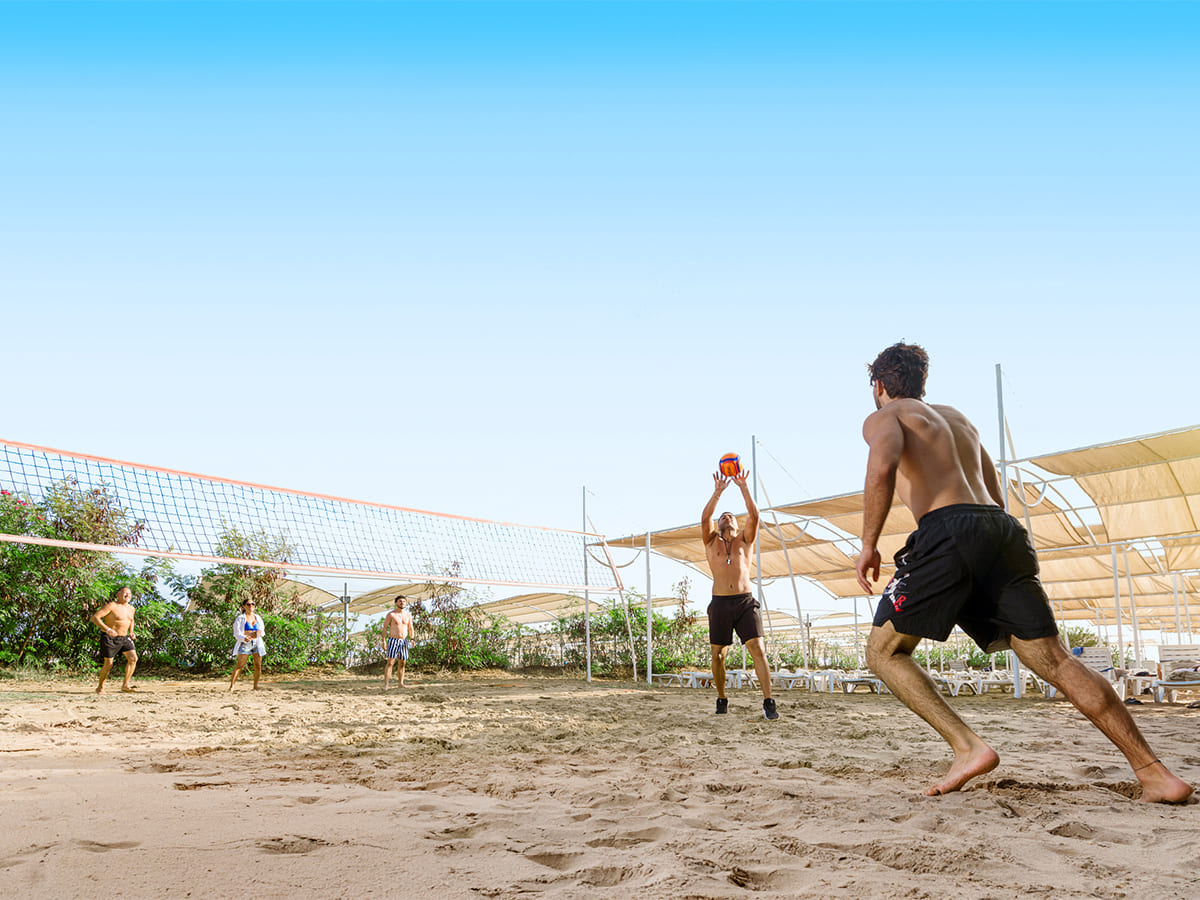 Športna animacija in odbojka med počitnicami v hotelih alltoura