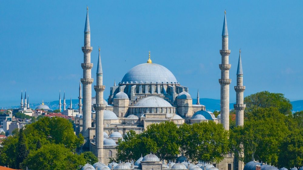 Sultanahmet: silhueta mošej je eden najbolj prepoznavnih pogledov na Istanbul.