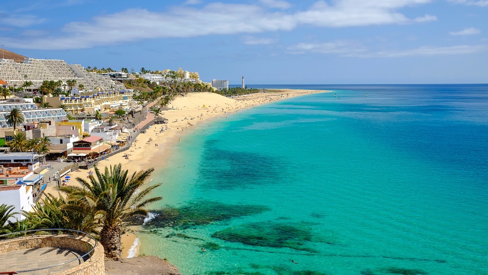 Fuerteventura – dolge peščene plaže, turkizno morje in sproščeno vzdušje