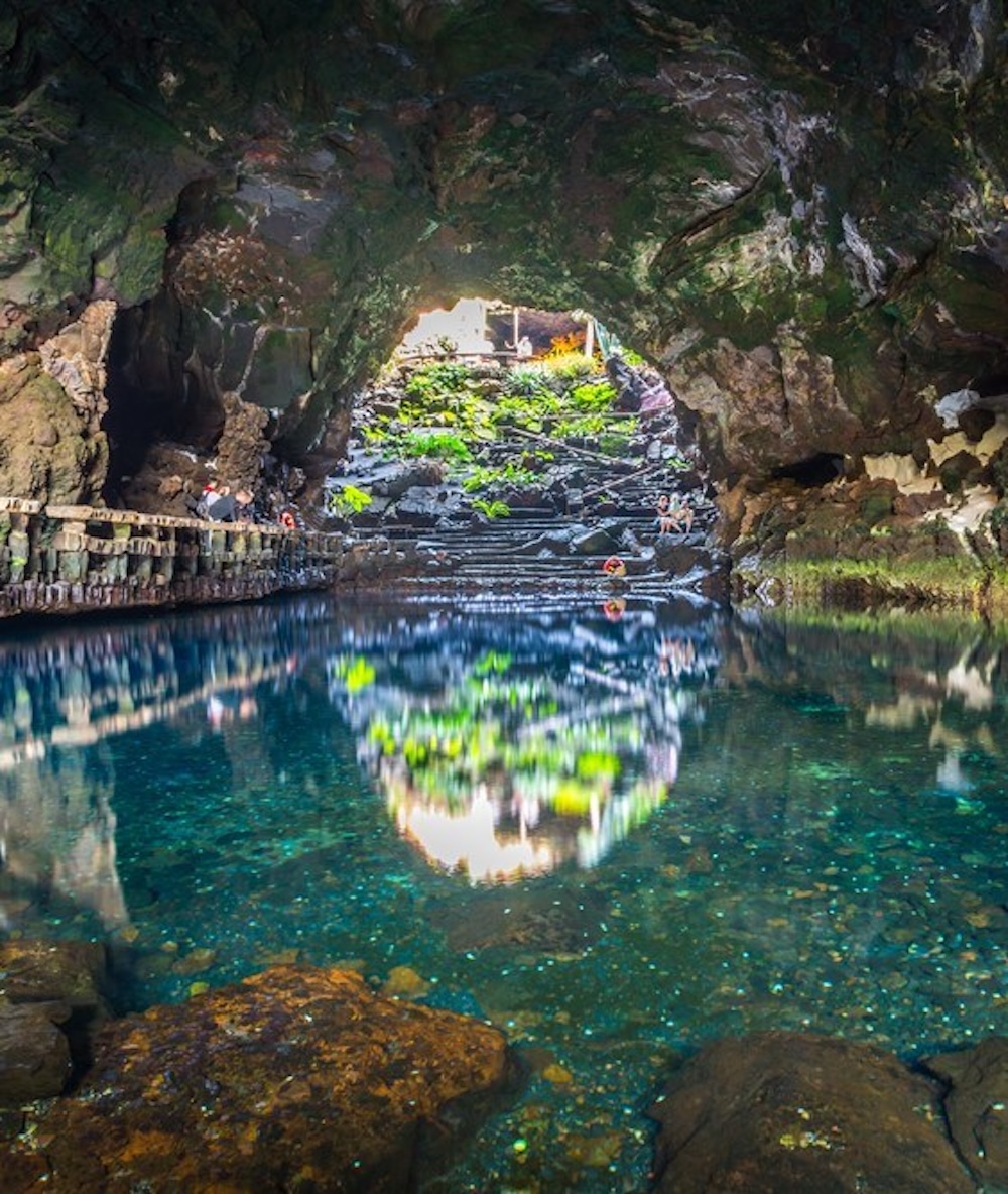 Jameos del Agua na Lanzarotu: vulkanska jama s podzemnim jezerom in urejenim ambientom