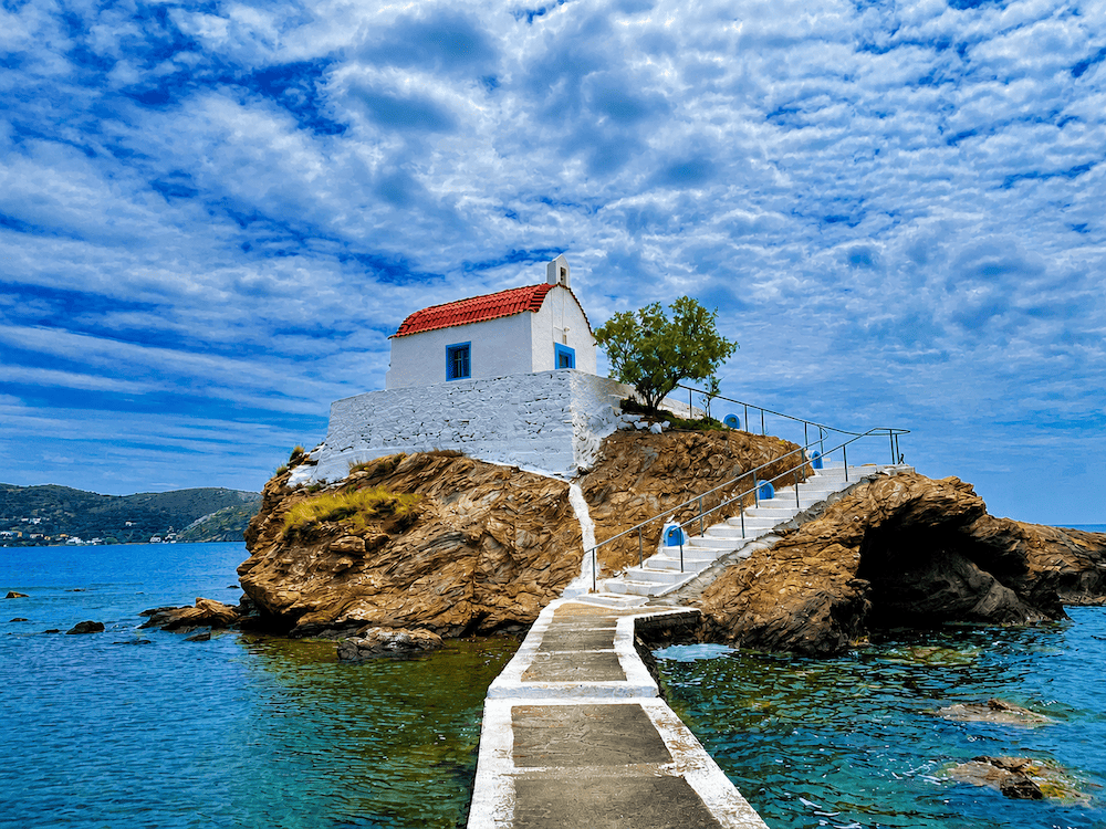 Leros kapela ob obali.