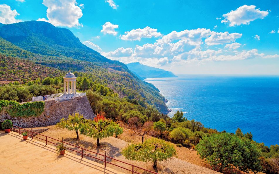 Suhozidna pot (Ruta de Pedra en Sec) v gorovju Serra de Tramuntana.