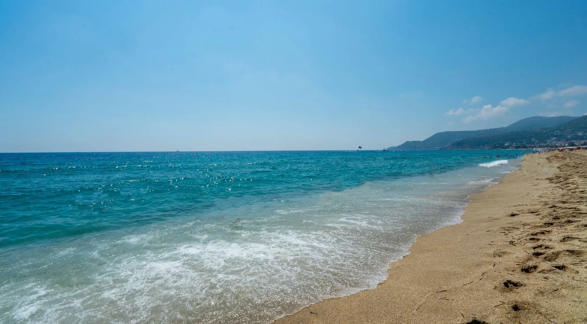 Kleopatrina plaža v Alanyi blizu hotela Gardenia v Turčiji