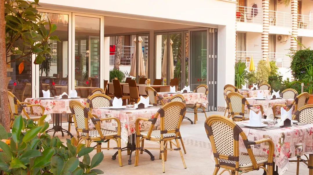 Zunanjost hotela Gardenia v Alanyi